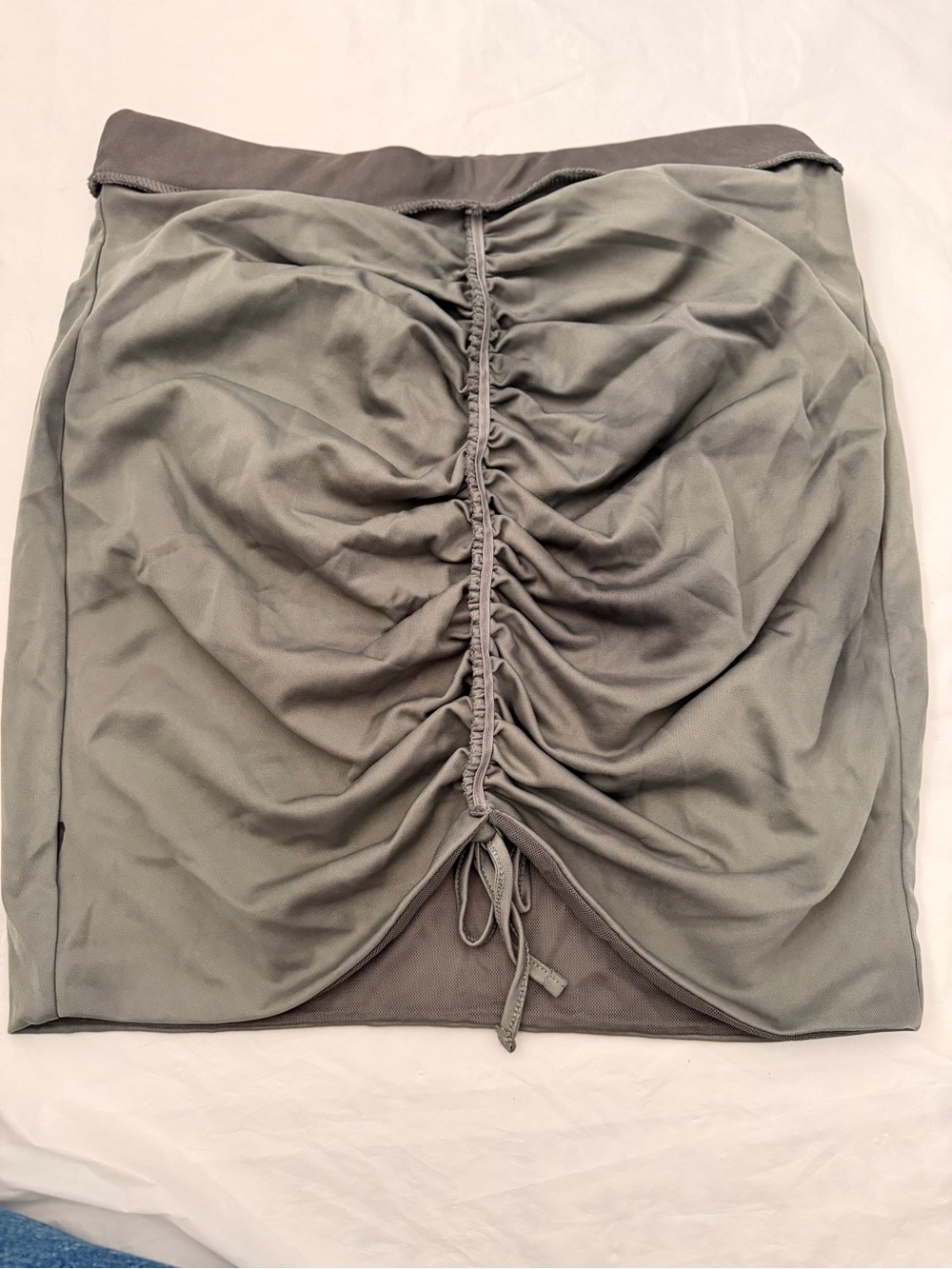 PrettyLittleThing Grey Ruched Drawstring Mini Skirt - Picture 2 of 4